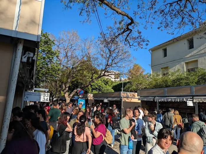 El Corte Inglés reunió a Santiago Posteguillo, Begoña Valero e Isabel San Sebastián entre otros autores en la Feria del Libro 2026 (foto 1)