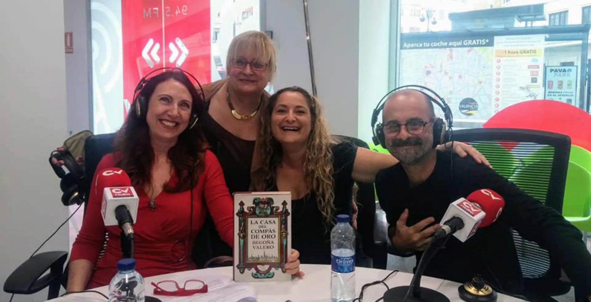 Begoña Valero realiza entrevista en CV radio (foto 1)