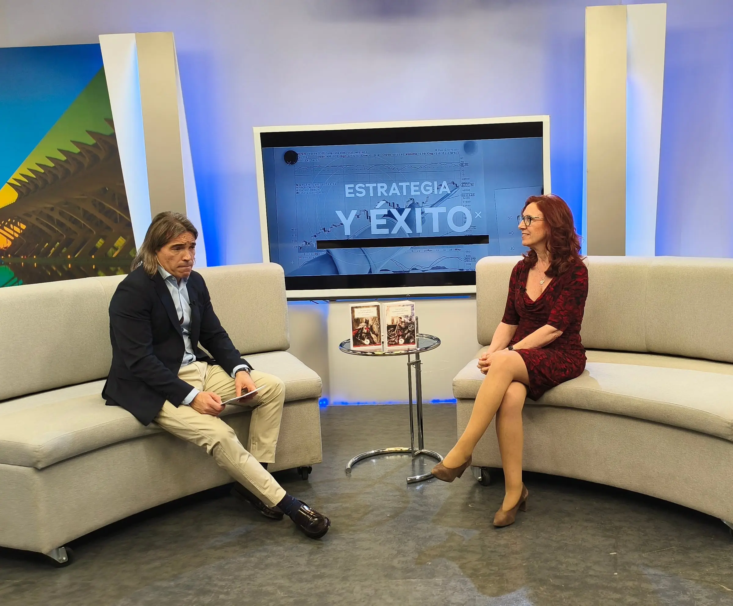 Juan Falcó entrevista a Begoña Valero en 7TeleValencia (foto 1)