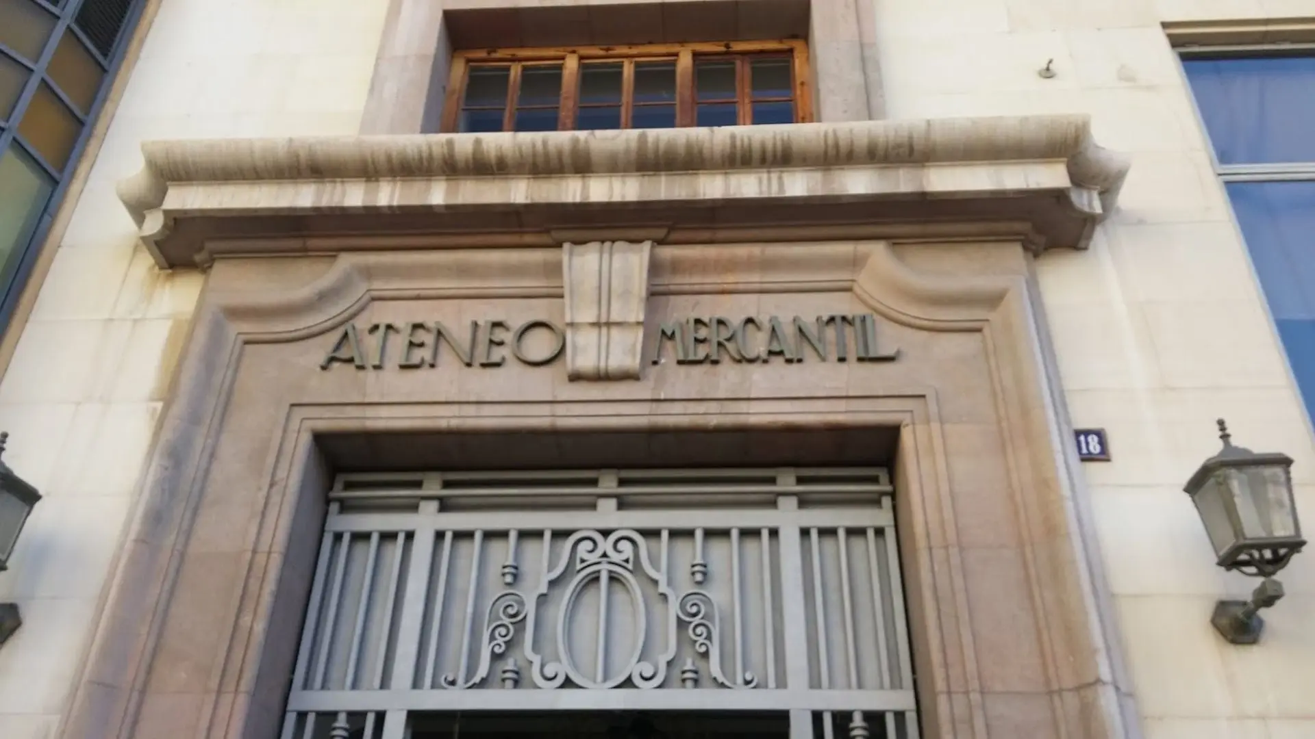 Charla en el Ateneo Mercantil de Valencia (foto 1)
