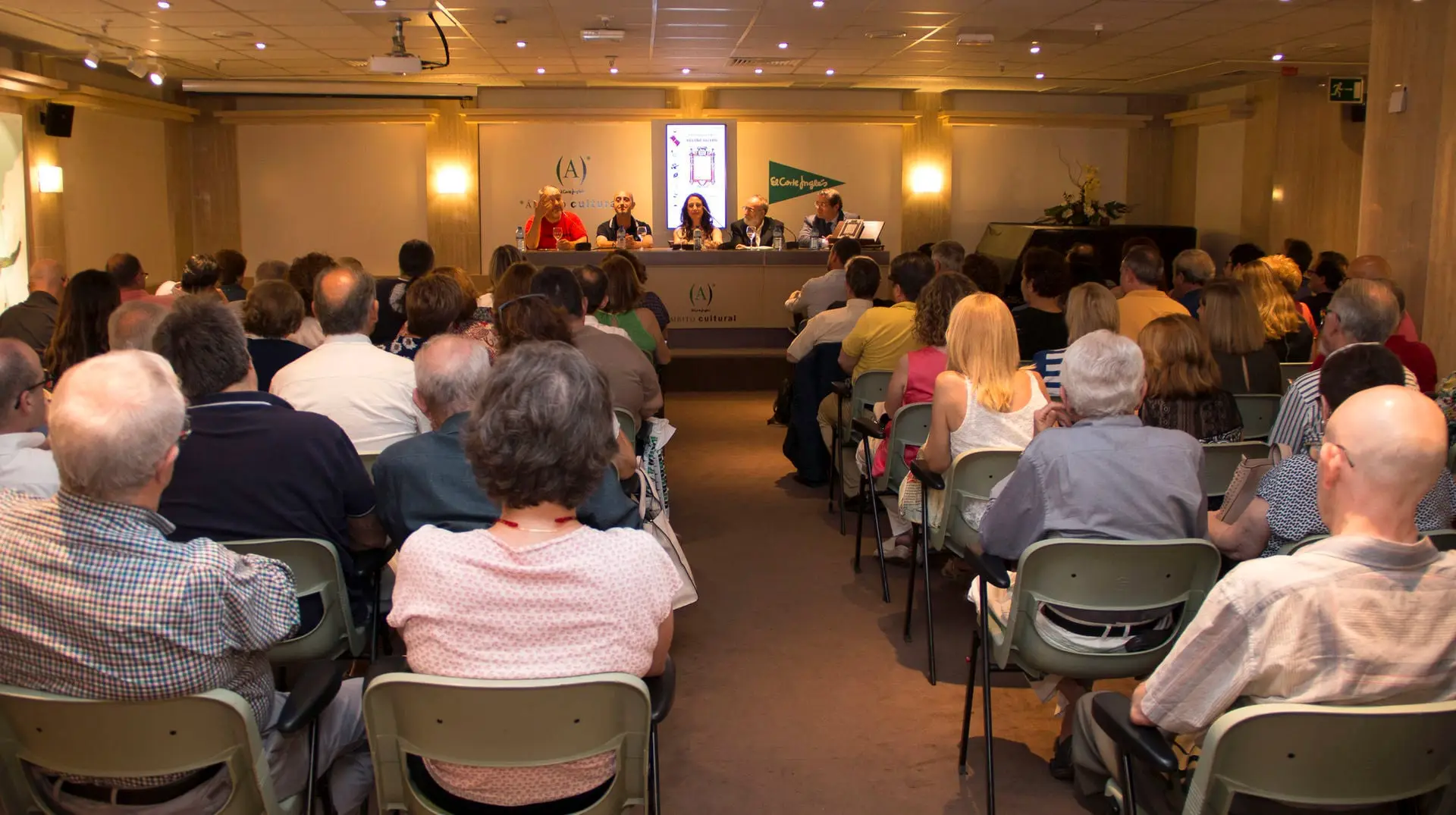 Presentación en El Corte Inglés de Colón, Valencia (foto 1)