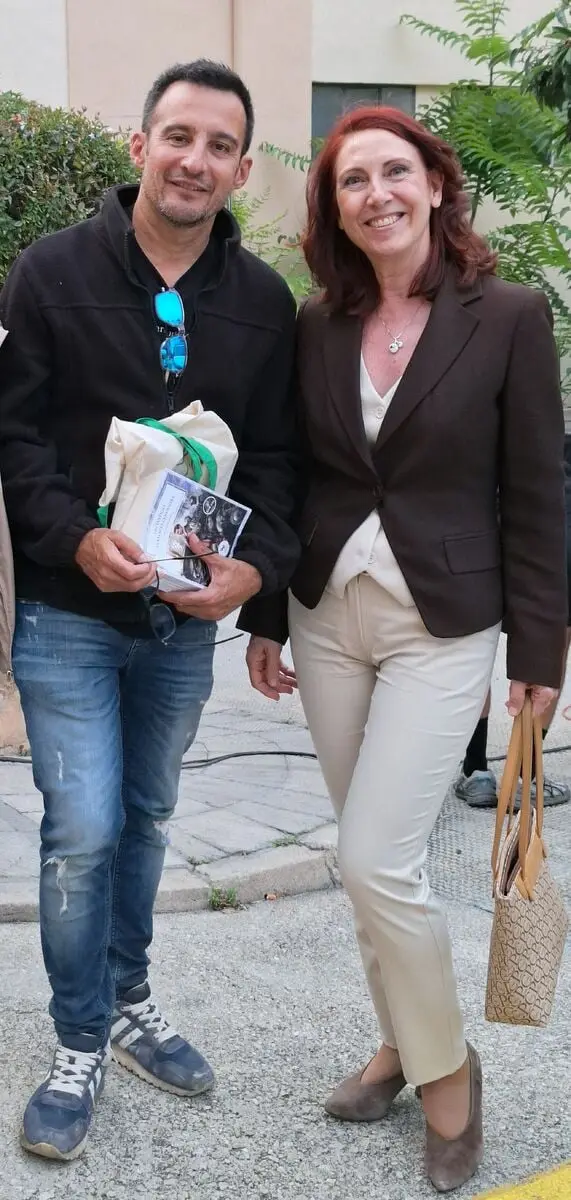 Begoña Valero entrevistada en la revista HOLA nos presenta Un testigo llamado Cervantes, el autor del Quijote sigue siendo un gran desconocido (foto 1)