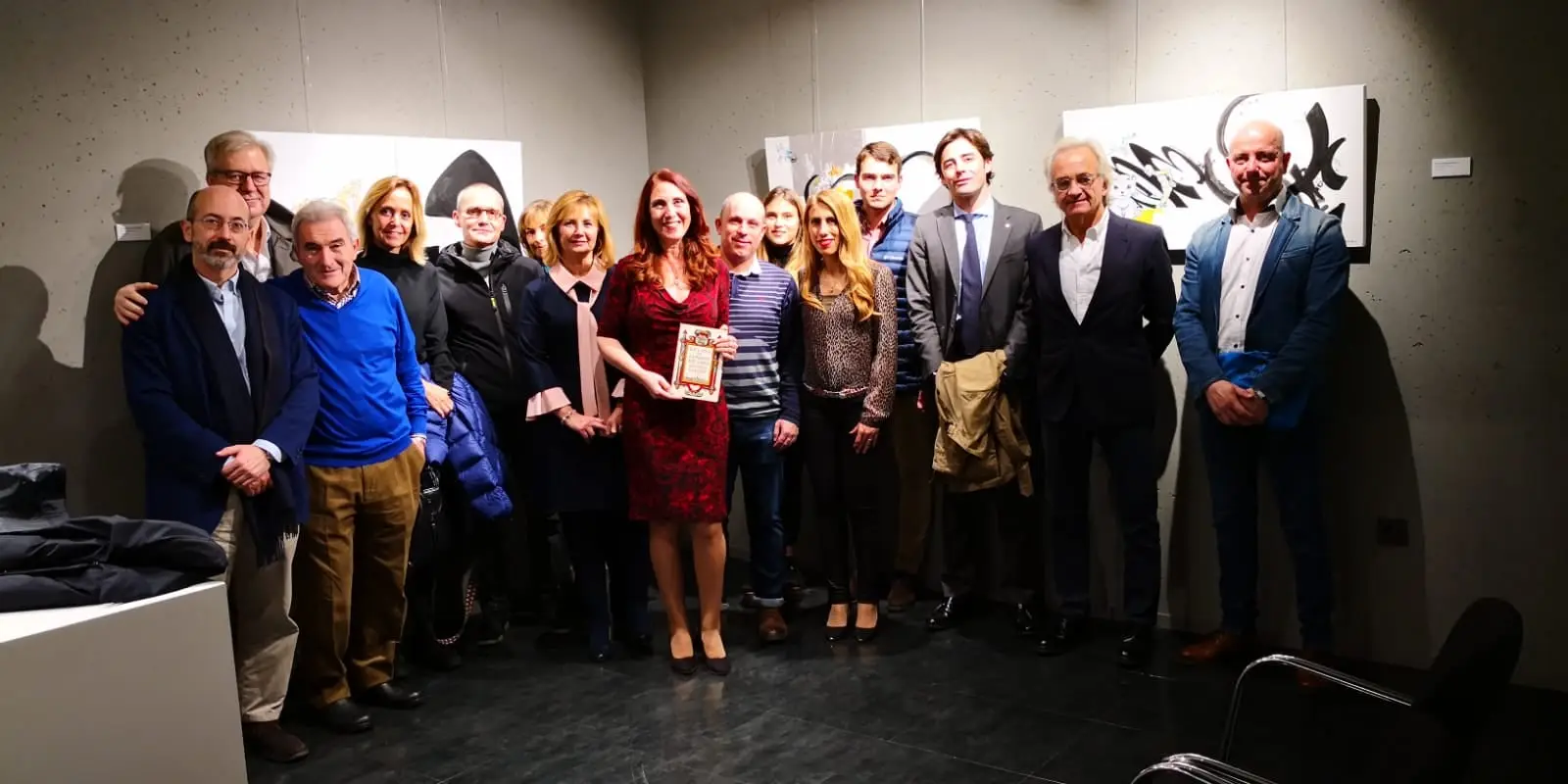 El periódico La Verdad de Murcia entrevista a Begoña Valero, autora de LA CASA DEL COMPÁS DE ORO "Imprimir un libro religioso en el siglo XVI era una actividad de alto riesgo" (foto 1)