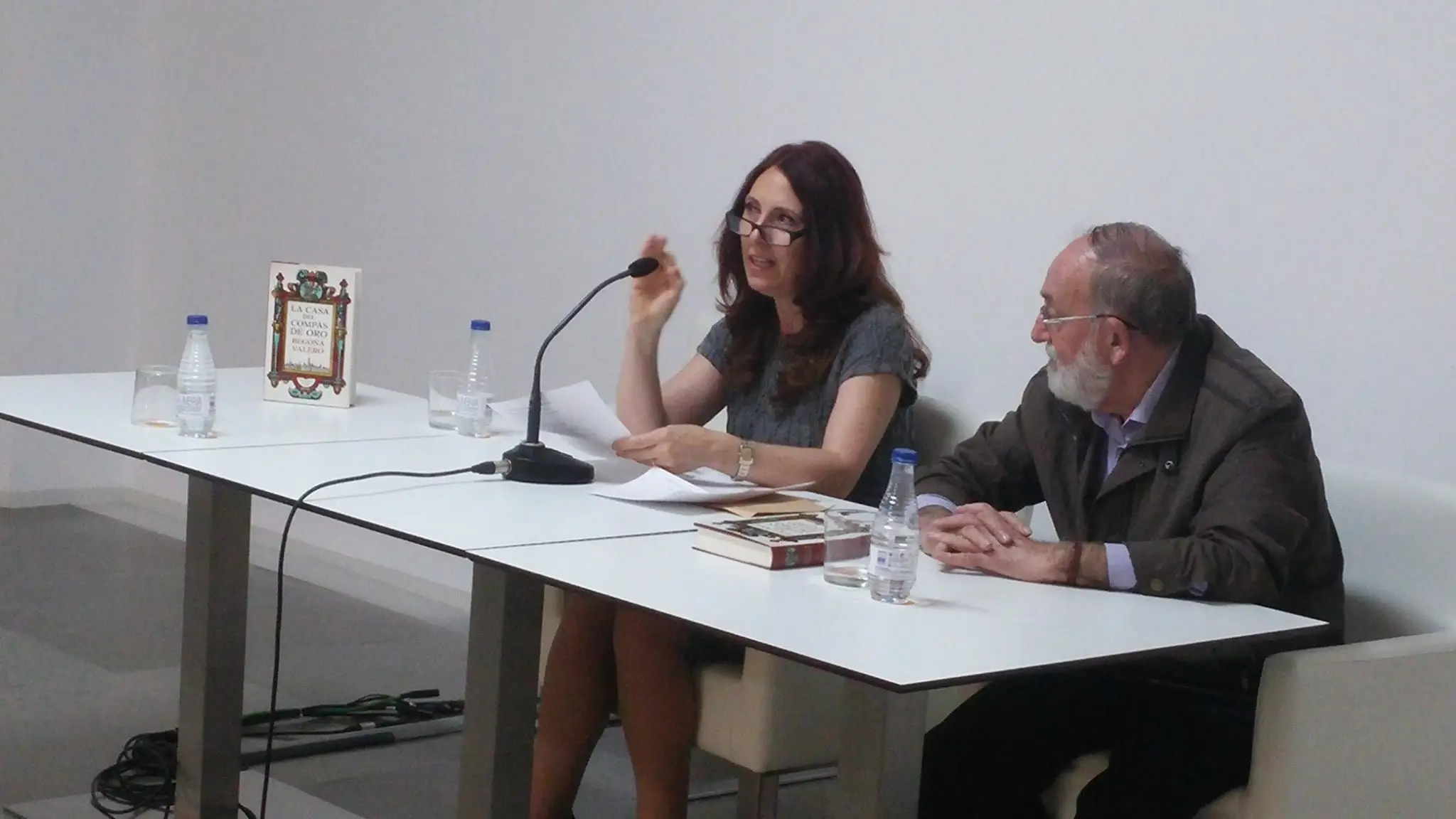 Encuentro con la autora en Ontinyent (foto 2)