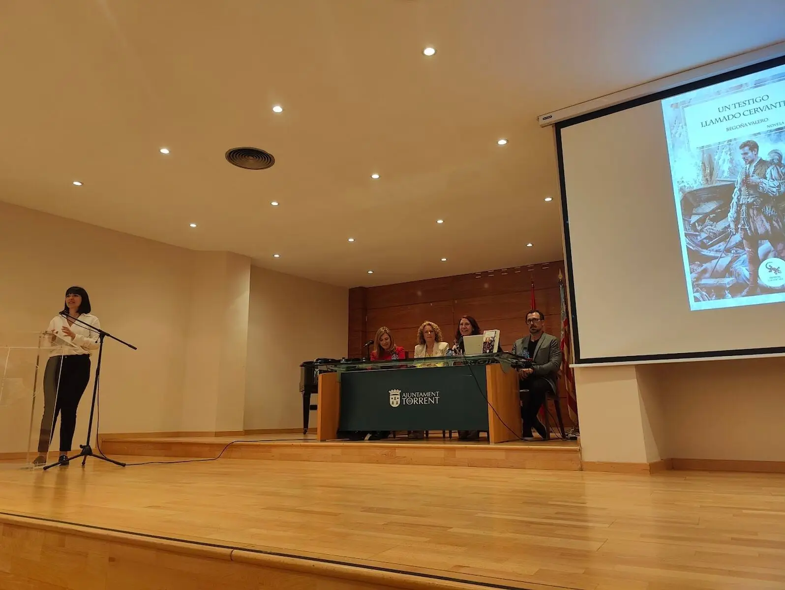 Presentación de Un testigo llamado Cervantes en la Casa de Cultura de Torrent (Valencia) (foto 2)