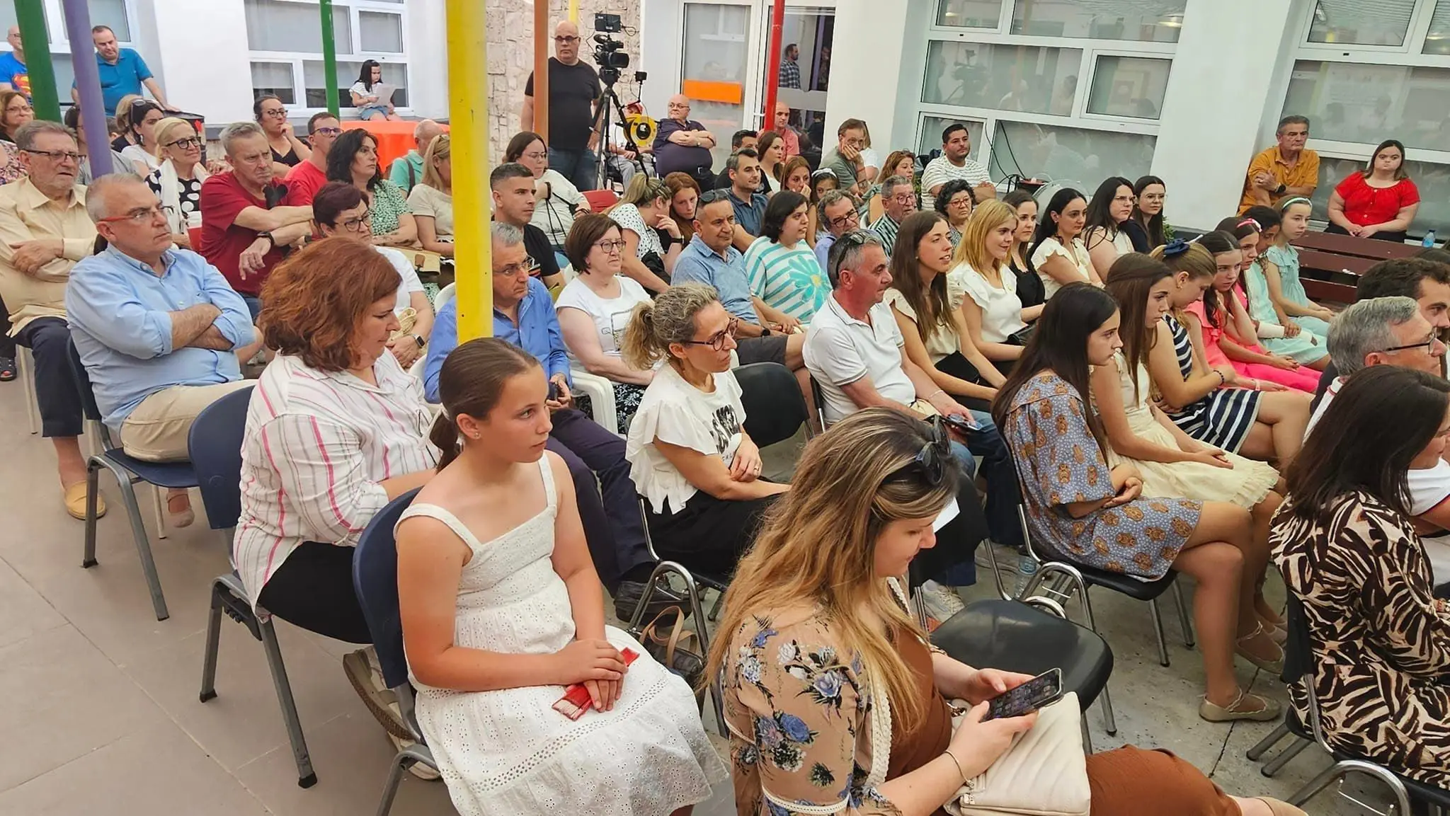 Tertulia en Adisto (Asociación de Discapacitados de Torrent) (foto 2)