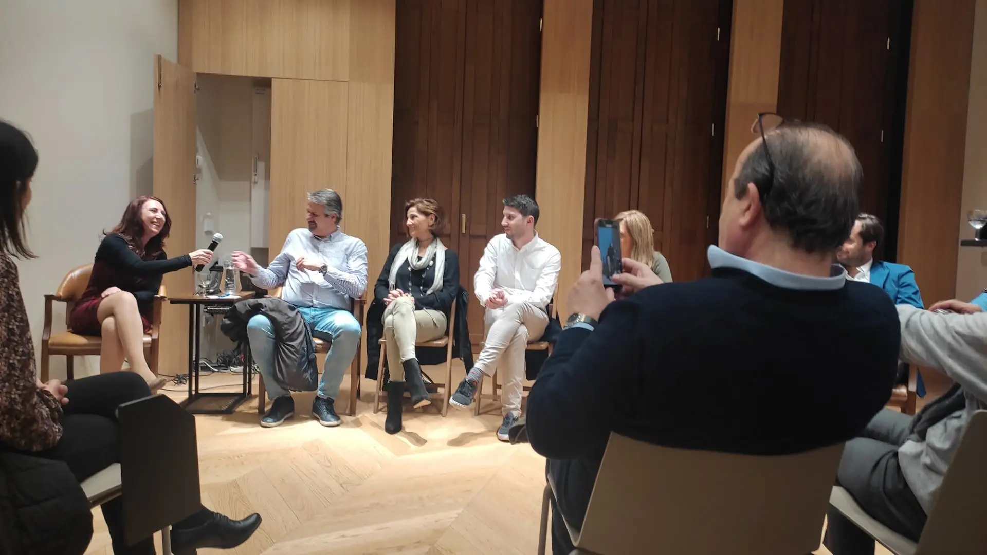 Begoña Valero en el inicio de actividad de la Agrupación "Benito Pérez Galdós" en el Ateneo de Madrid (foto 3)