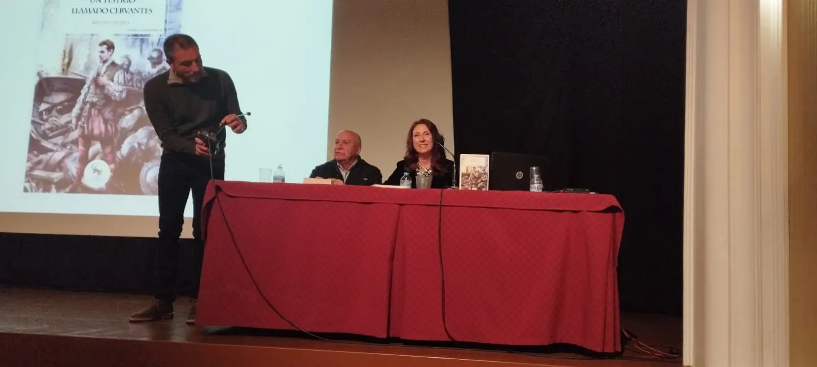 Begoña Valero celebra el Día Internacional de la Mujer en Banyeres de Mariola (Alicante) con la presentación de su premiada novela UN TESTIGO LLAMADO CERVANTES (foto 3)