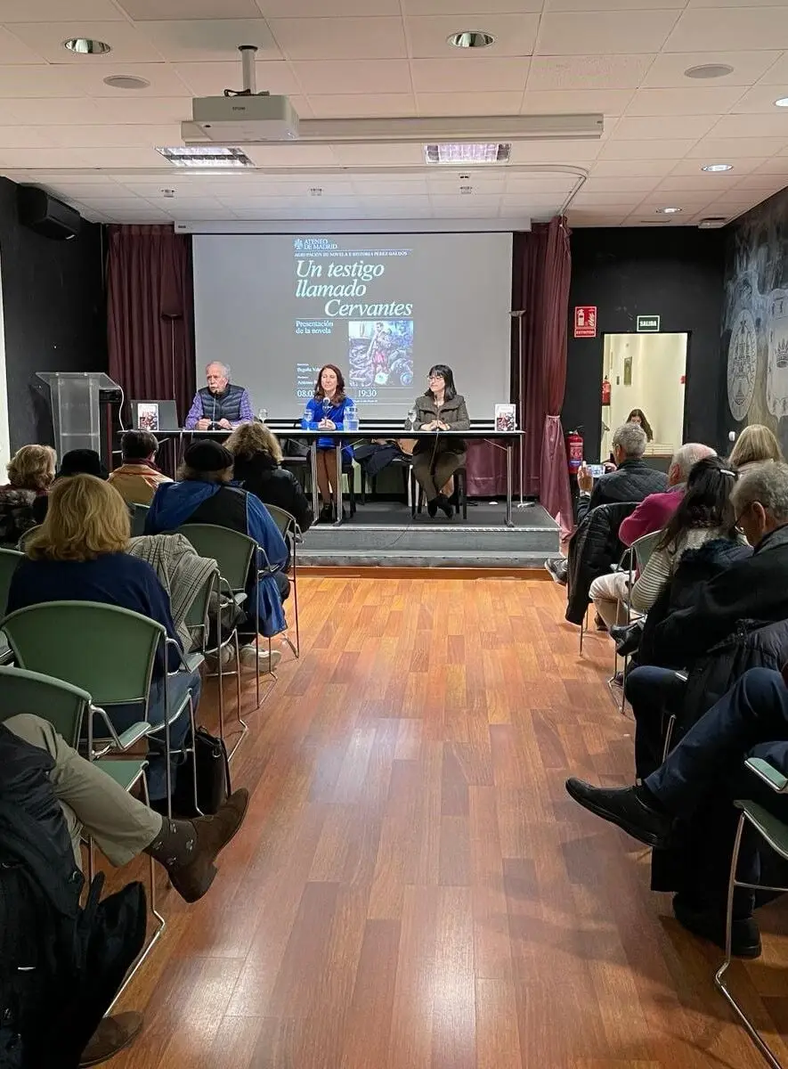El Ateneo de Madrid acoge de la mano de Antonio Pérez Henares la presentación de la novela de Begoña Valero “Un testigo llamado Cervantes” que muestra al Cervantes más desconocido (foto 4)