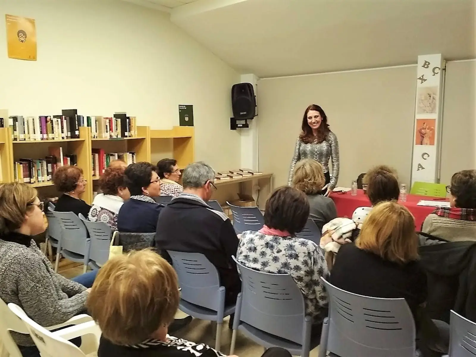 Tertulia literaria en la Biblioteca de Bocairent (Valencia) (foto 4)