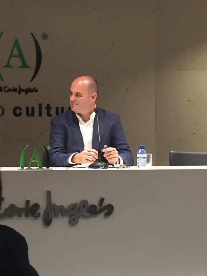 Presentación en El Corte Inglés de Callao, Madrid (foto 4)