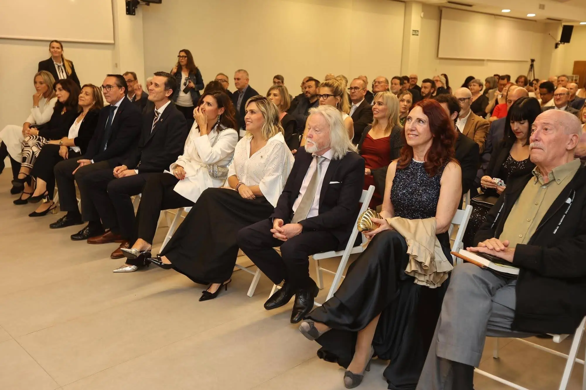 Begoña Valero recibe el galardón "Letras del Mediterráneo" en la categoría de novela histórica (foto 5)