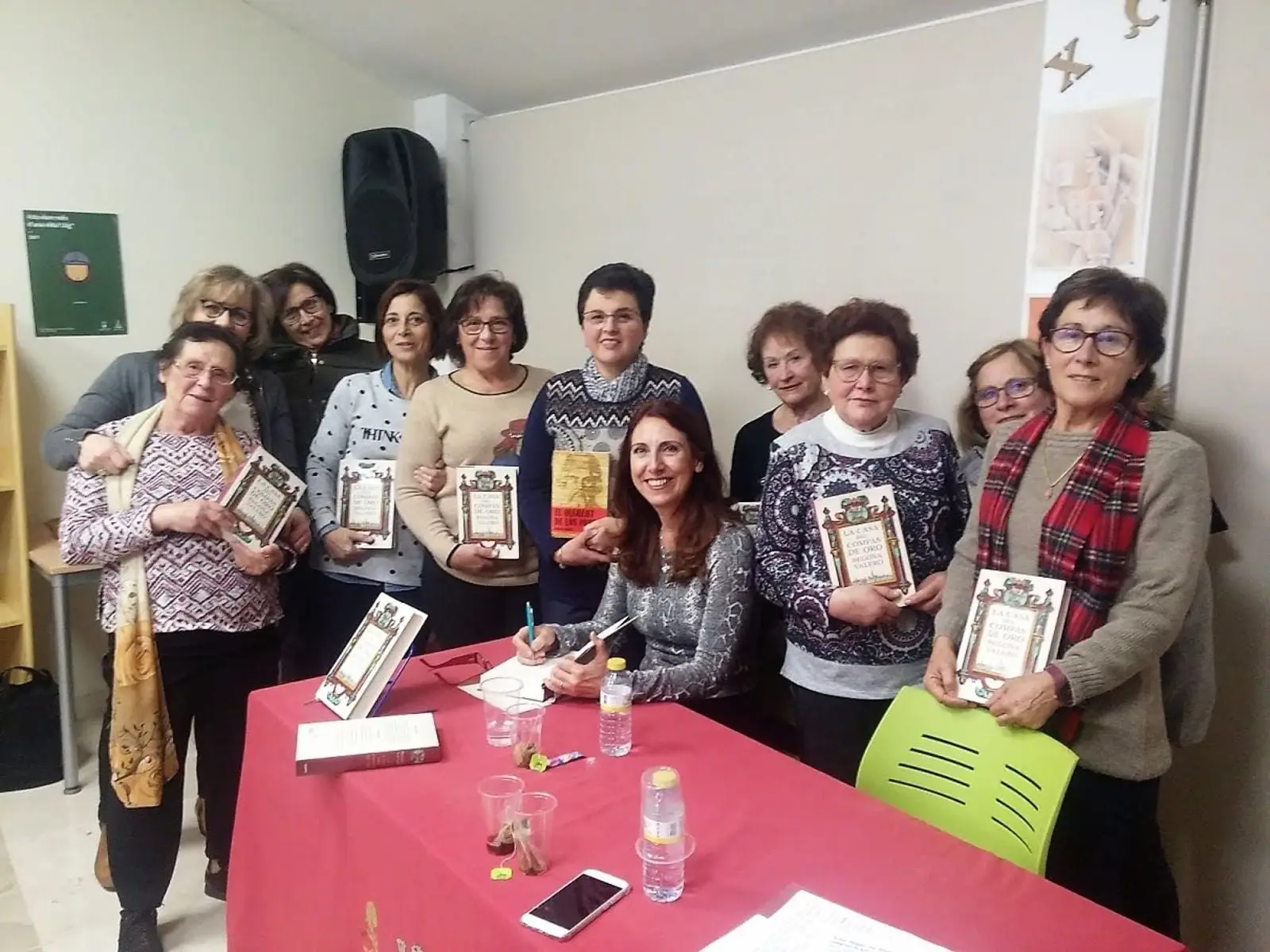 Tertulia literaria en la Biblioteca de Bocairent (Valencia) (foto 5)