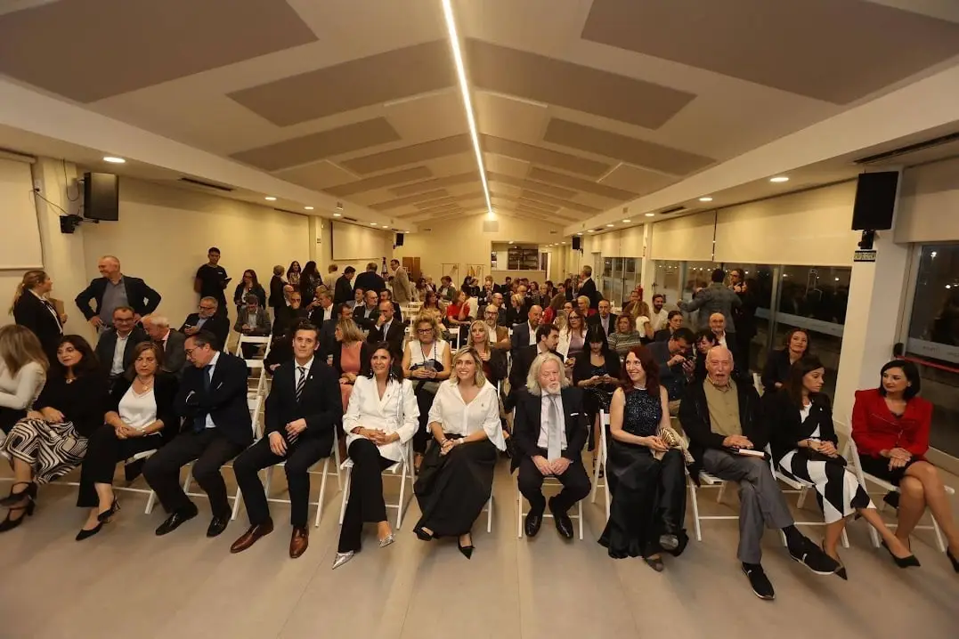 Begoña Valero recibe el galardón "Letras del Mediterráneo" en la categoría de novela histórica (foto 6)