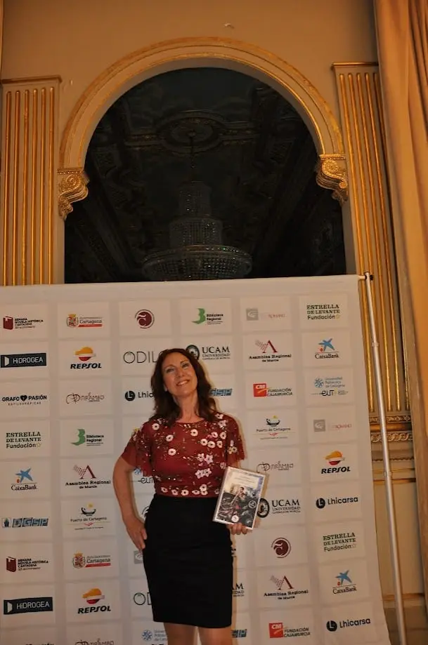 La XXV Semana de Novela Histórica de Cartagena entrega el Premio ODILO 2024 a Begoña Valero como mejor autora por su novela "Un testigo llamado Cervantes" (foto 6)