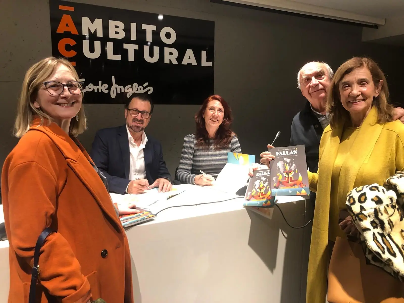 Emocionante presentación de UN CUENTO MÁGICO SOBRE LAS FALLAS en Ámbito Cultural de El Corte Inglés (foto 6)