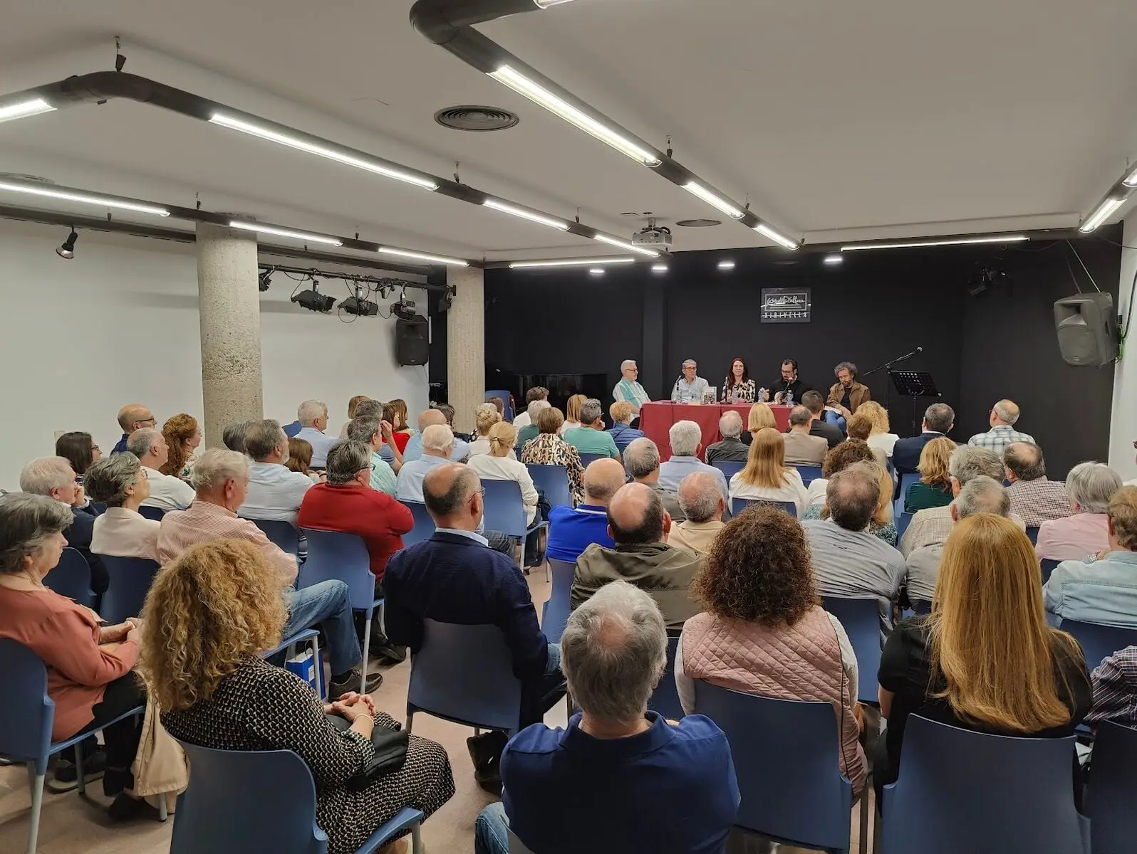 Presentación de Un testigo llamado Cervantes en la Casa de la Cultura de Xirivella (foto 6)