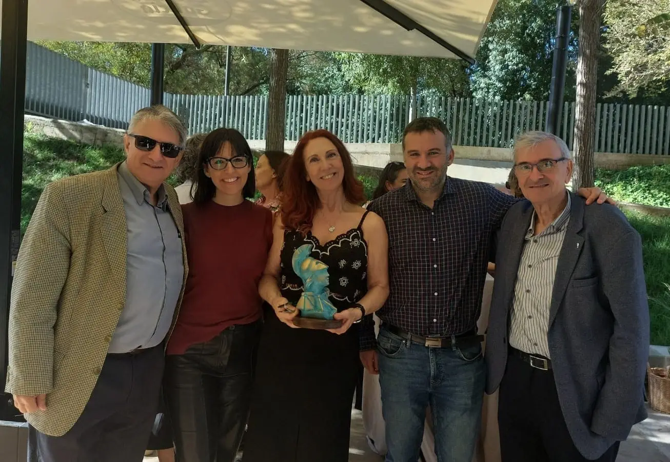 Begoña Valero recibe el Premio de la Crítica Valenciana 2025 en Narrativa (foto 6)