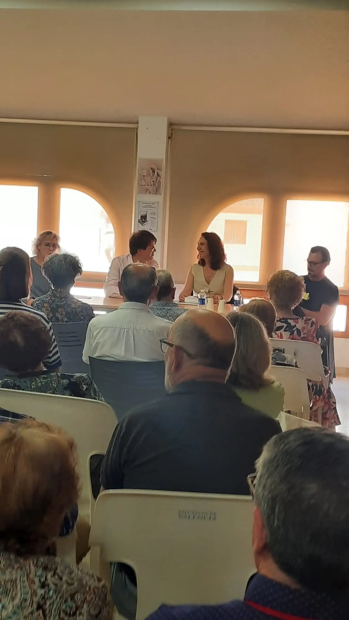 Presentación de la autora Begoña Valero de su novela Un testigo llamado Cervantes en la Biblioteca de Bocairent (foto 6)