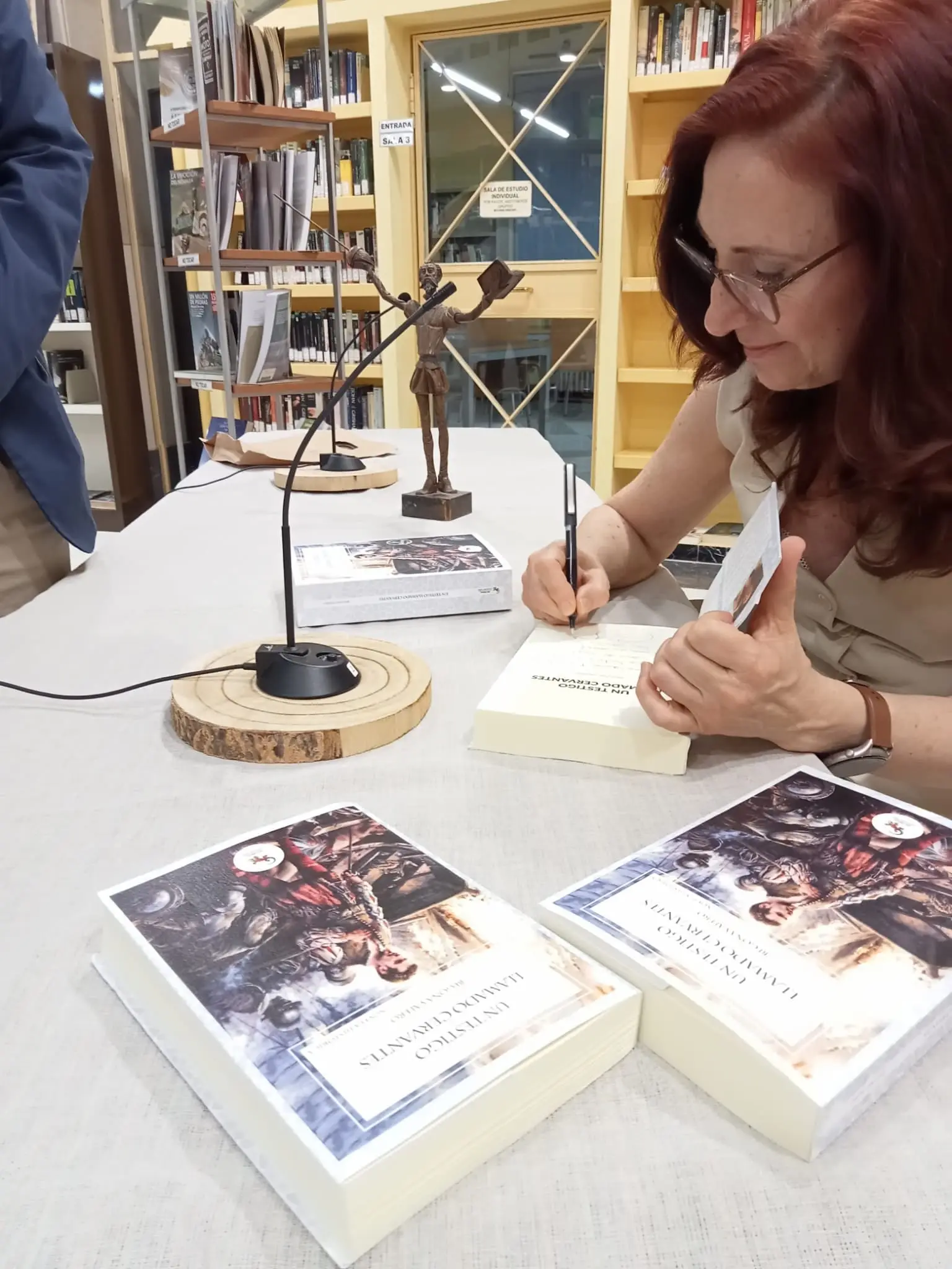 Presentación de Un testigo llamado Cervantes en la Biblioteca de Linares (Jaén) (foto 8)