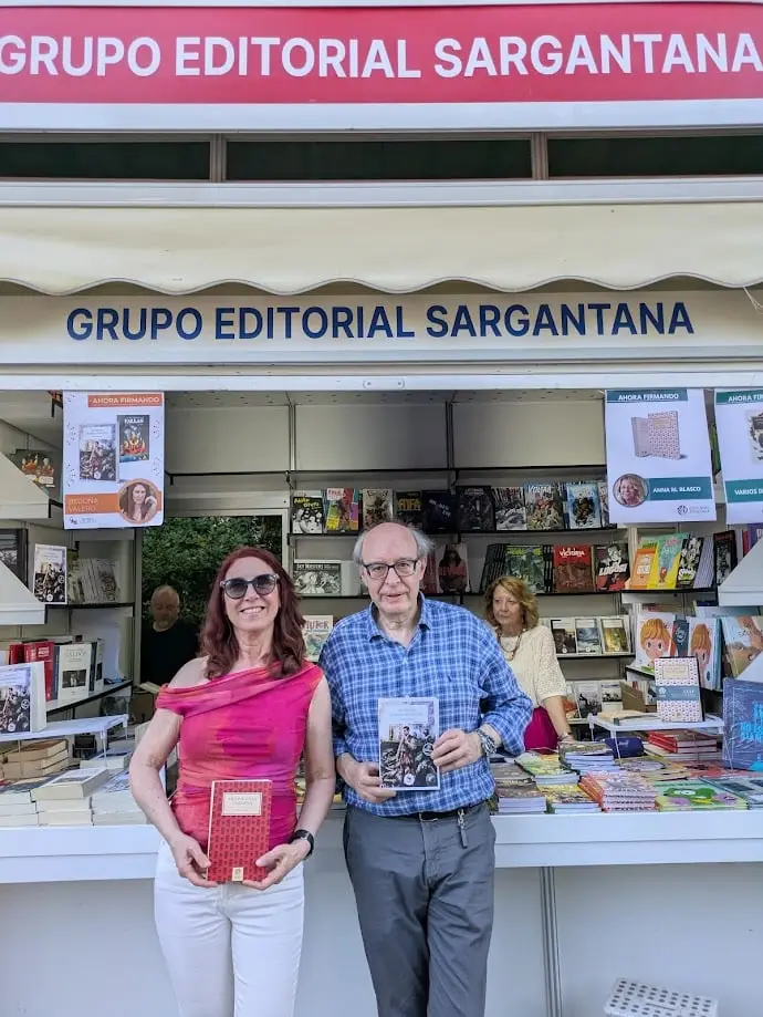 La prensa se hace eco de la Junta General de "Escritores con la historia" en plena Feria del Libro de Madrid (foto 8)