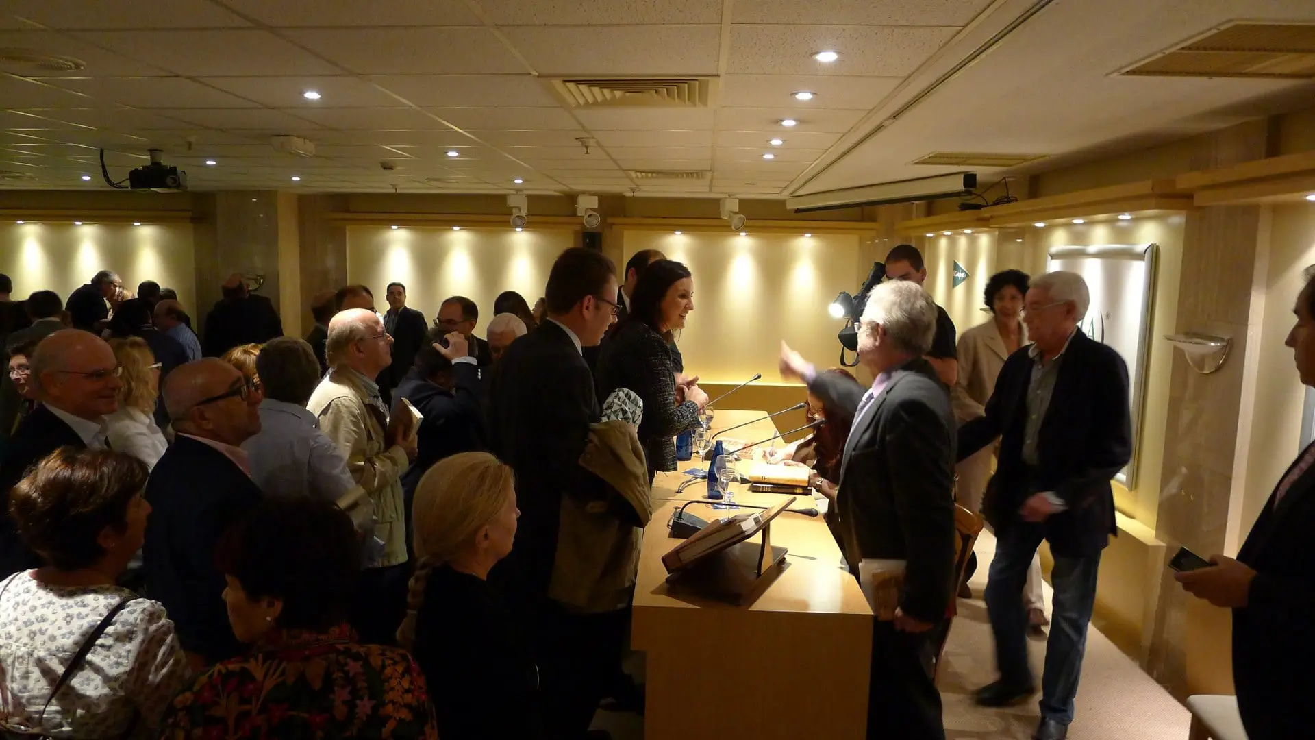 Presentación en El Corte Inglés de Colón, Valencia (foto 8)