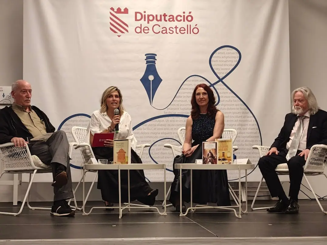 Begoña Valero recibe el galardón "Letras del Mediterráneo" en la categoría de novela histórica (foto 9)