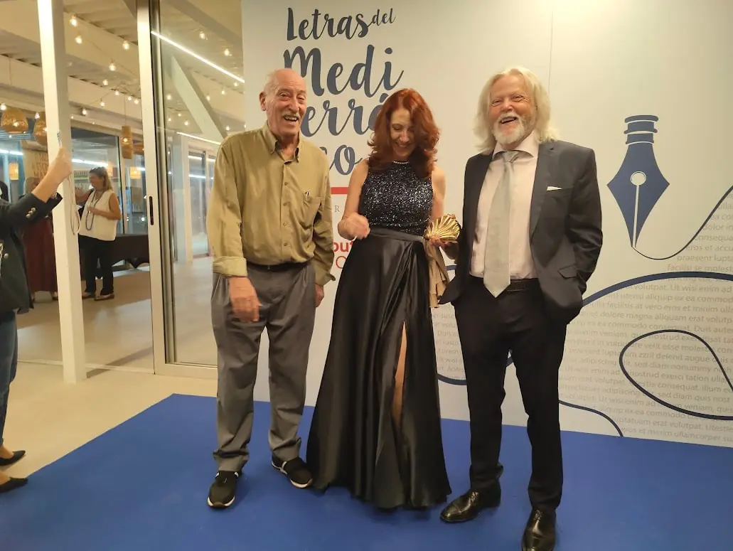 Begoña Valero recibe el galardón "Letras del Mediterráneo" en la categoría de novela histórica (foto 10)