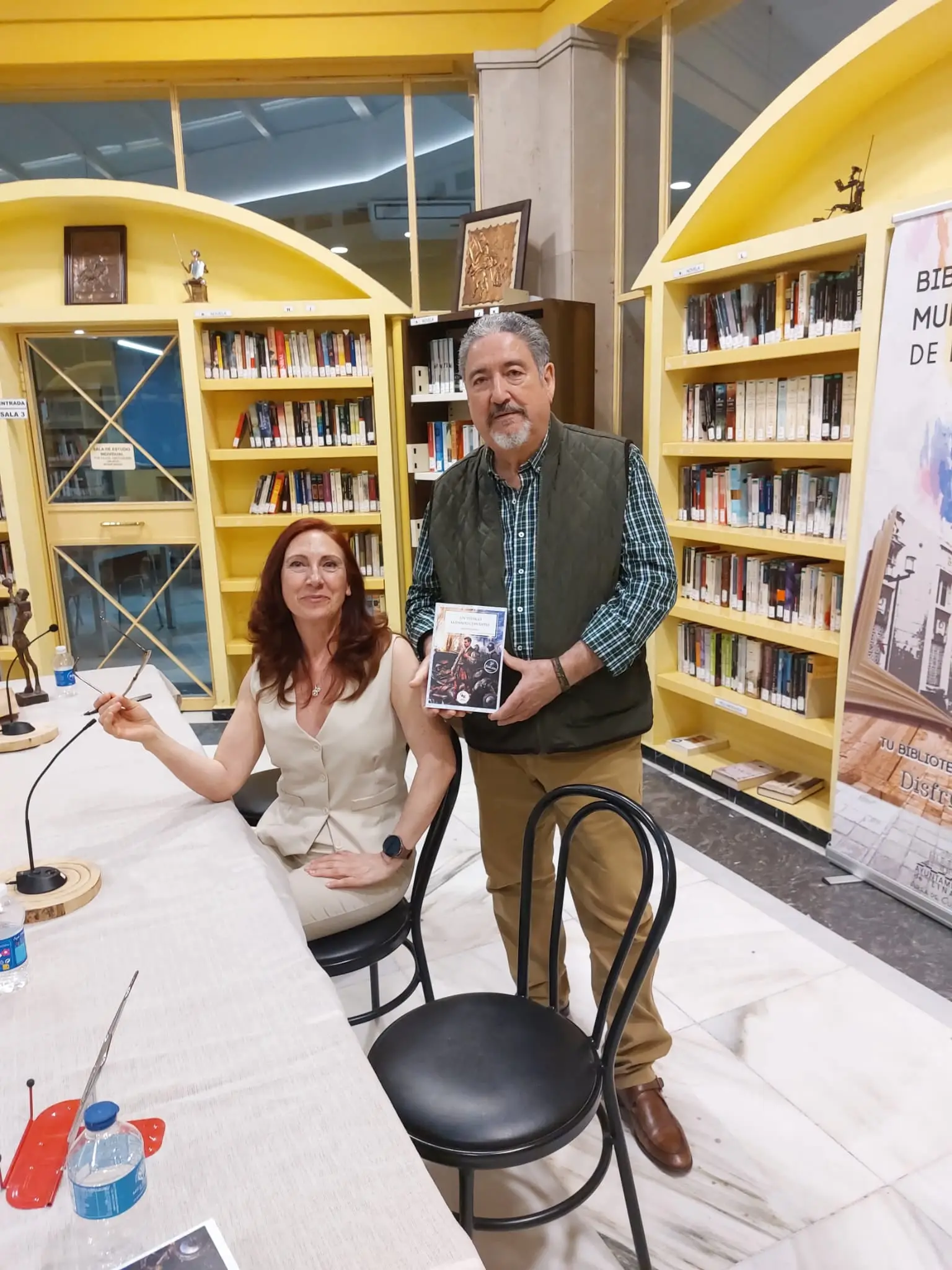 Presentación de Un testigo llamado Cervantes en la Biblioteca de Linares (Jaén) (foto 10)