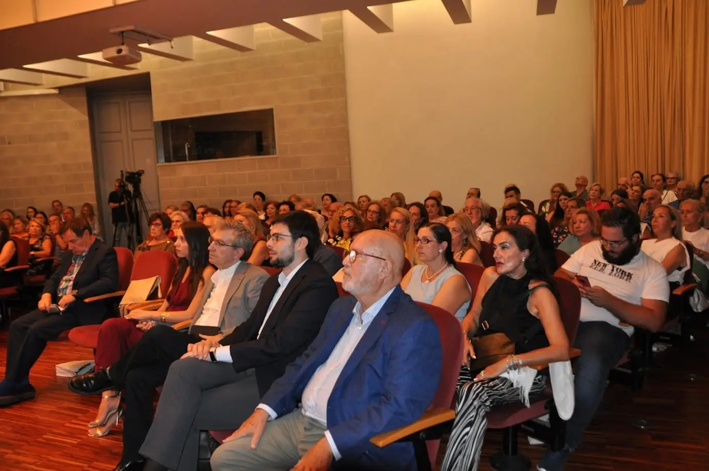 La XXV Semana de Novela Histórica de Cartagena entrega el Premio ODILO 2024 a Begoña Valero como mejor autora por su novela "Un testigo llamado Cervantes" (foto 11)